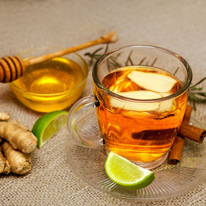 ☕ Warm Apple Drink with Turmeric & Ginger