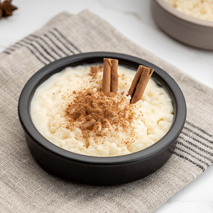 Rice Pudding with Cinnamon and Apple