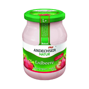 Yogurt dessert with strawberry